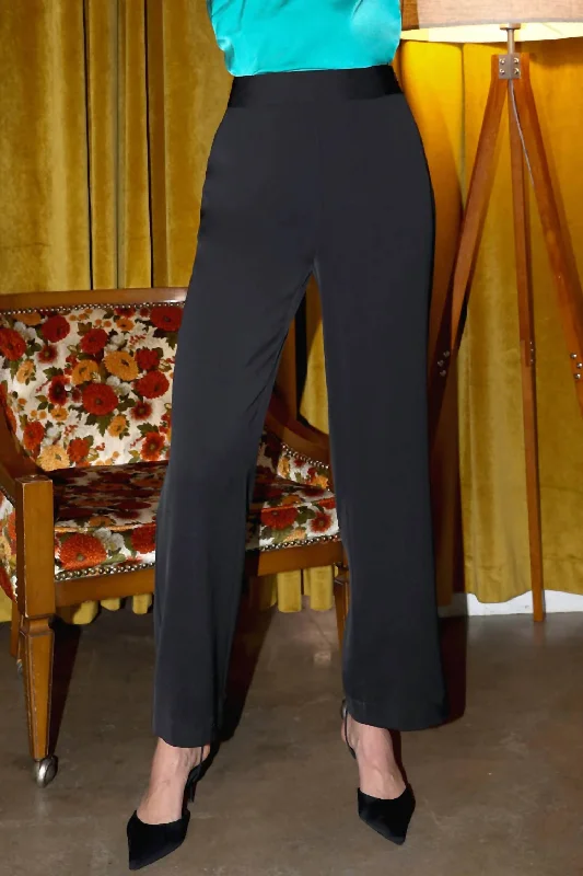 Amazing Value Daria Flared Trousers In Black