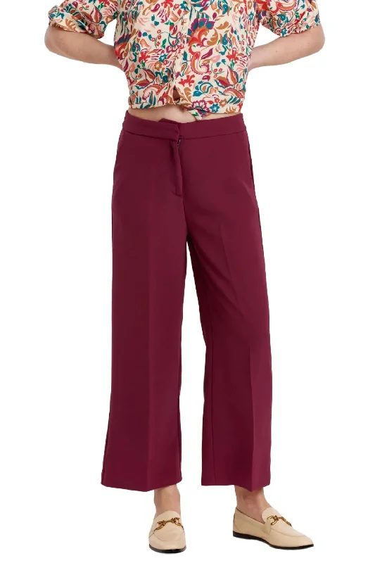 Super Bargain Denali Cropped Pants In Red