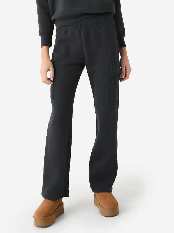 Can't Miss Kelly Fleece Cargo Pant In Vintage Black