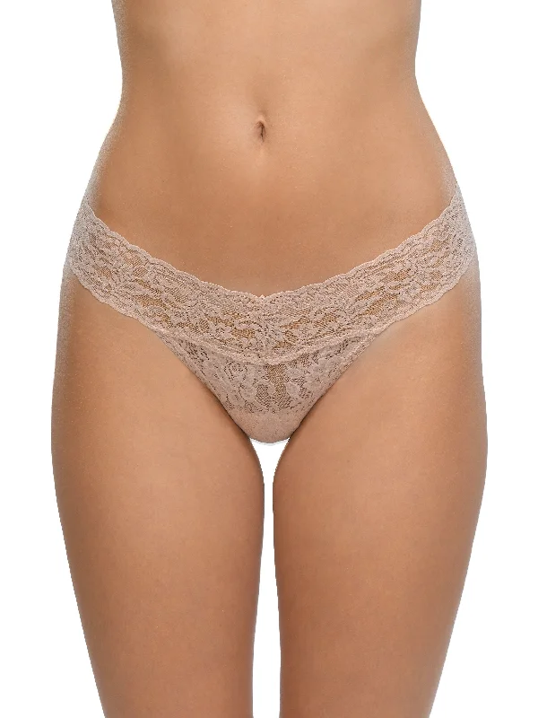 Petite Size Signature Lace Low Rise Thong Chai